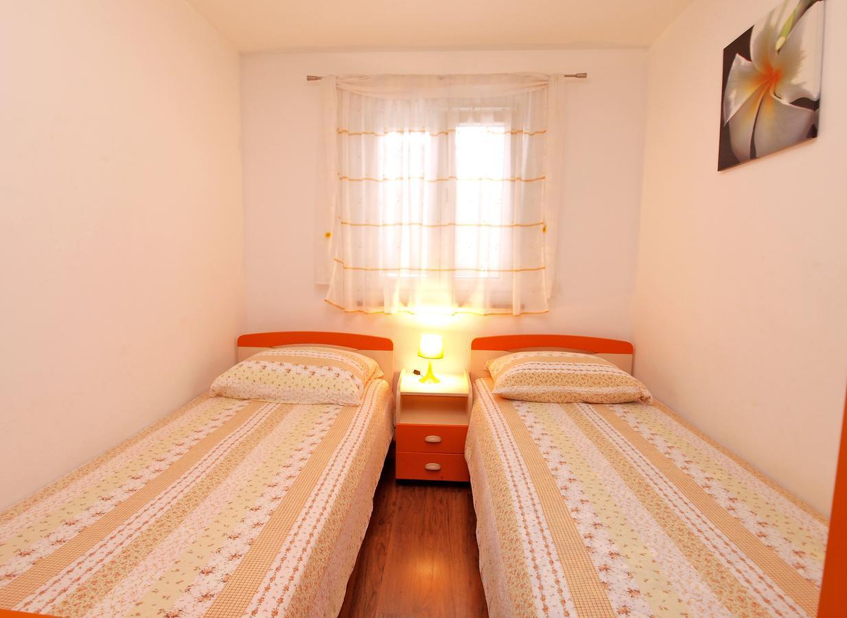 Apartments Milan 1048 โรวีน ภายนอก รูปภาพ