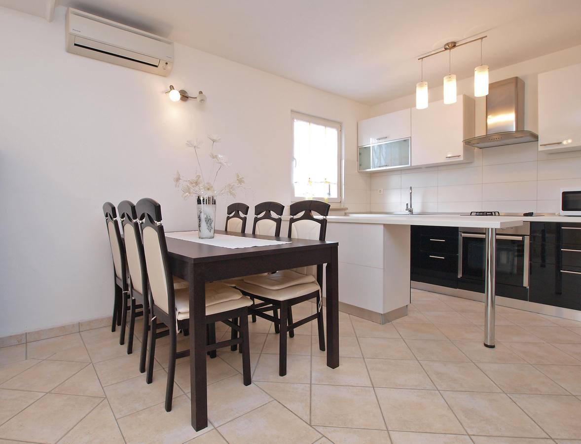 Apartments Milan 1048 โรวีน ภายนอก รูปภาพ
