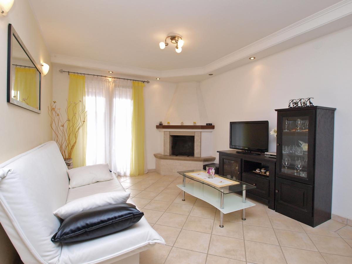 Apartments Milan 1048 โรวีน ภายนอก รูปภาพ