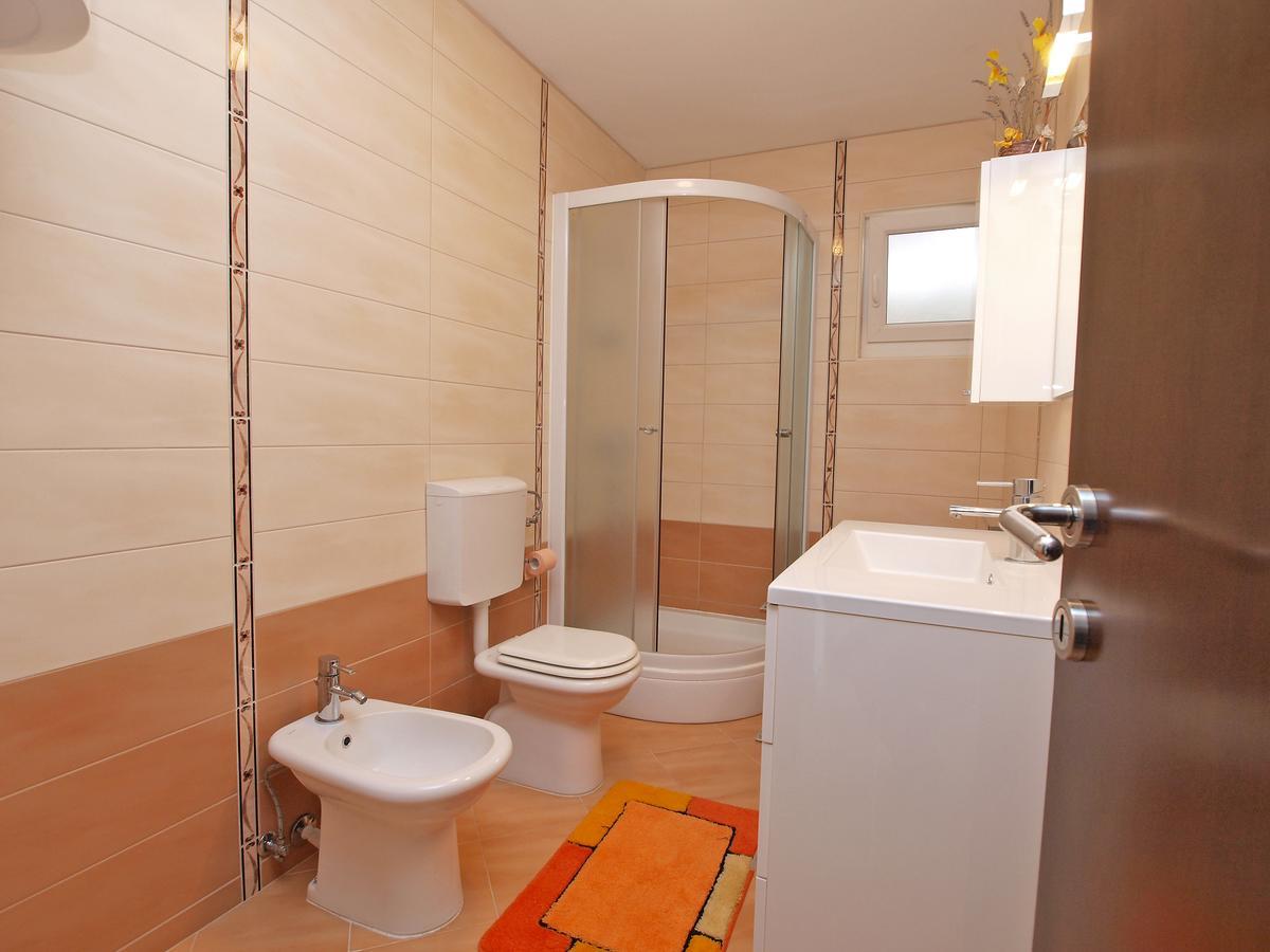 Apartments Milan 1048 โรวีน ภายนอก รูปภาพ